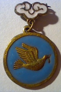 Медаль или жетон с "Уткой" на голубой эмали и белой колодкой