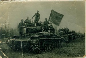 Колона Т-34. 2-ой белорусский фронт. 1944г.
