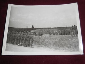 Фото с немецкими солдатами и техникой.