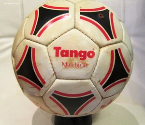 Мяч Tango Matcplay 1984 г. в одиночном варианте.